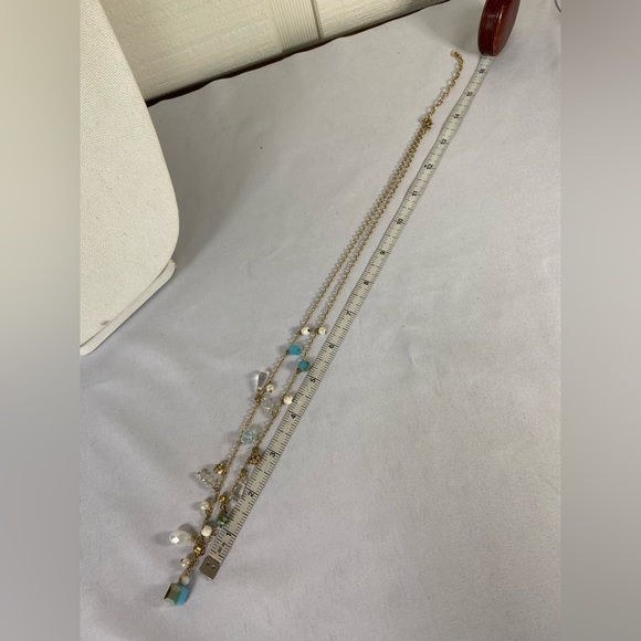 Dainty feminine Goldtone necklace with dangles - Picture 3 of 6